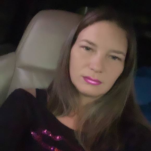 Meet your Posher, Amy - Picture 1 of 1